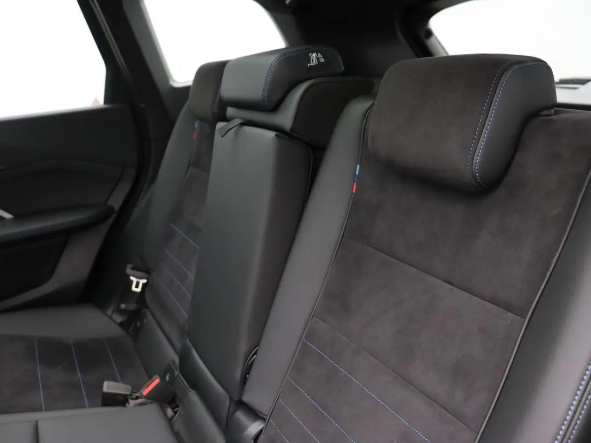 xDrive25e M Sportpakket | Travel Pack | Stuurwielrand Verwarmd | Achteruitrijcamera | Panoramadak | Harman Kardon | 18''