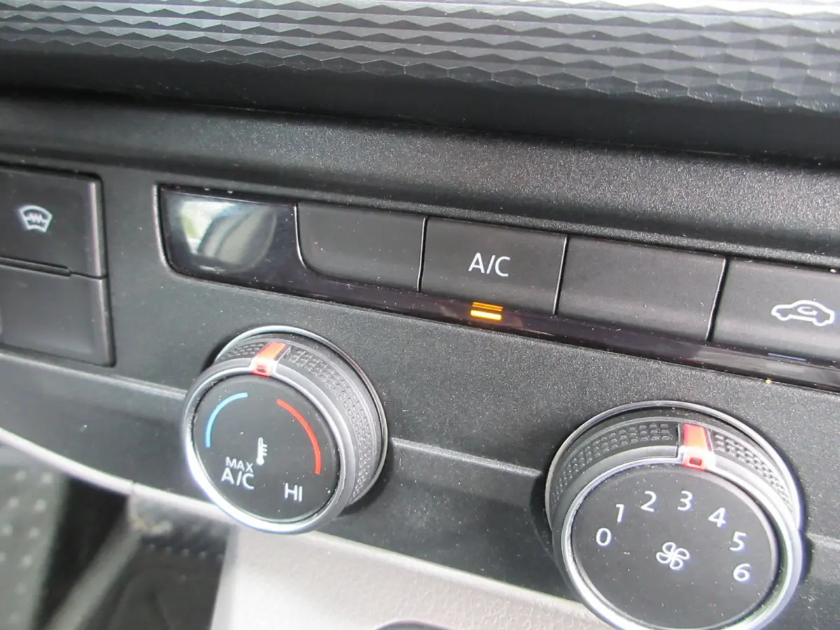 2.0 TDI L2, 150pk, Automaat, Airco, Navigatie, Camera, 3-Zits.
