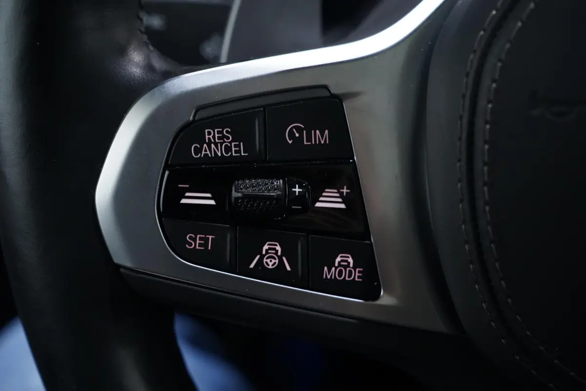 xDrive40i M Sport NAP M Stoelen Carbon spiegels Leder dashbord Massage Standverwarming Bowers & Wilkins Night Vision Rijklaar Trekhaak Panodak