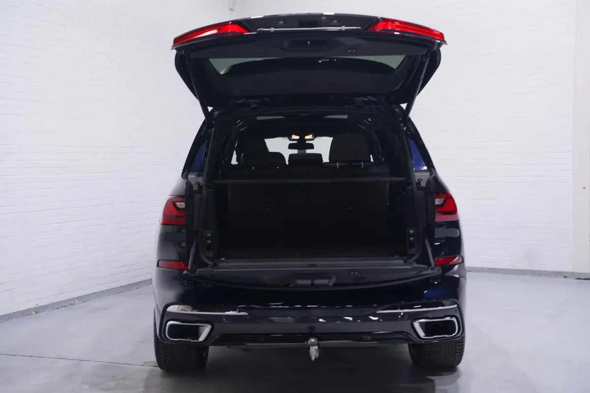 xDrive40i M Sport NAP M Stoelen Carbon spiegels Leder dashbord Massage Standverwarming Bowers & Wilkins Night Vision Rijklaar Trekhaak Panodak