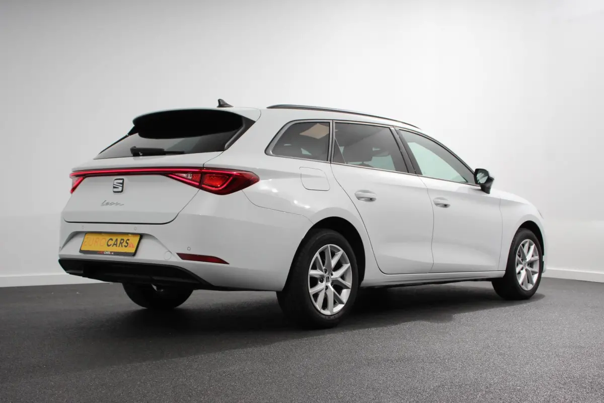 1.0 TSI Style Nieuw Type ! Navigatie Climate control Cruise adaptive Led Virtual Cockpit Lichtmetalen Velgen Parkeer sensoren Getinte ruiten
