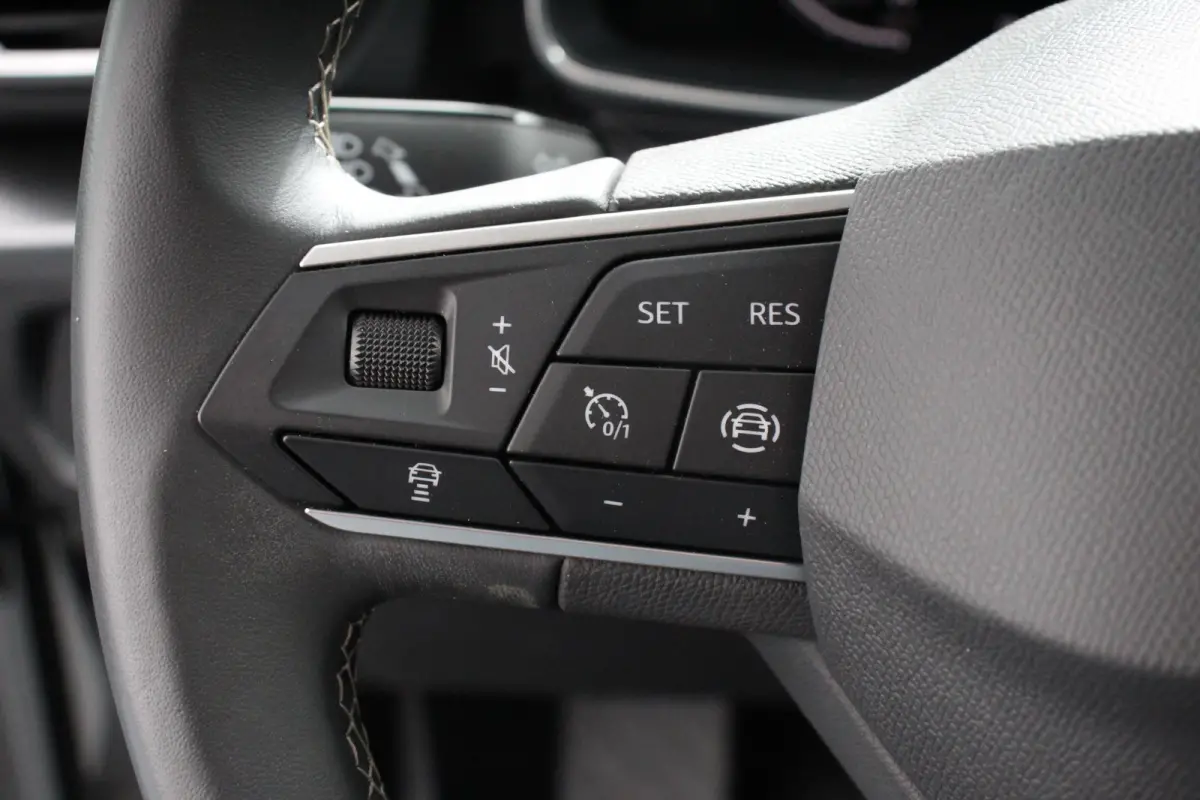 1.0 TSI Style Nieuw Type ! Navigatie Climate control Cruise adaptive Led Virtual Cockpit Lichtmetalen Velgen Parkeer sensoren Getinte ruiten