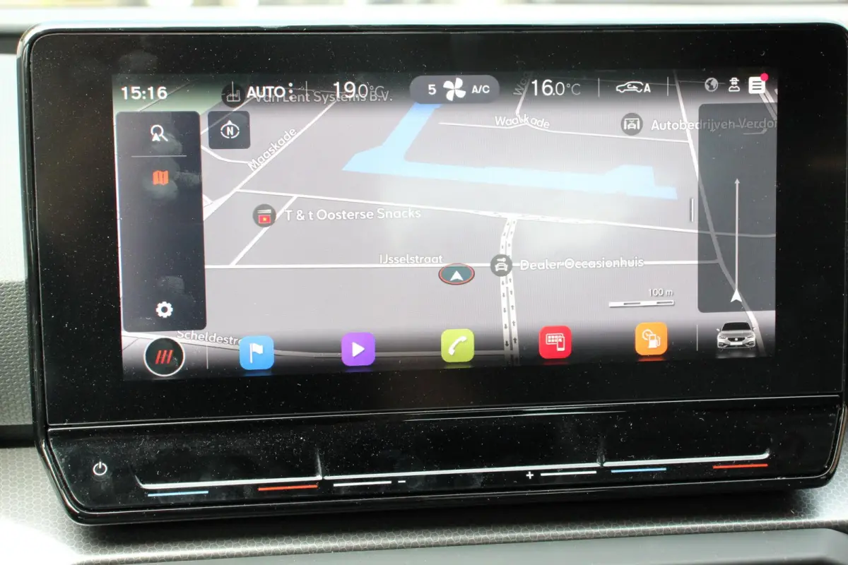 1.0 TSI Style Nieuw Type ! Navigatie Climate control Cruise adaptive Led Virtual Cockpit Lichtmetalen Velgen Parkeer sensoren Getinte ruiten