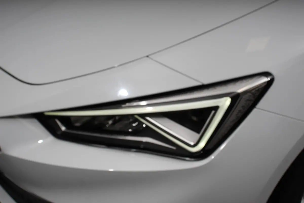 1.0 TSI Style Nieuw Type ! Navigatie Climate control Cruise adaptive Led Virtual Cockpit Lichtmetalen Velgen Parkeer sensoren Getinte ruiten