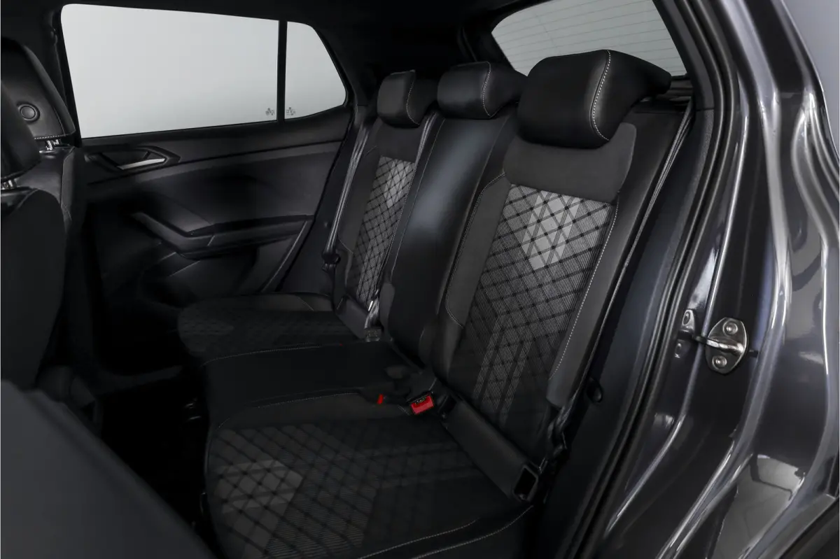 1.0 TSI 115 PK R-Line - Automaat | Dig. Cockpit | Adapt. Cruise | Camera | PDC | App. Connect | ECC | DAB | LM 18" | 3952