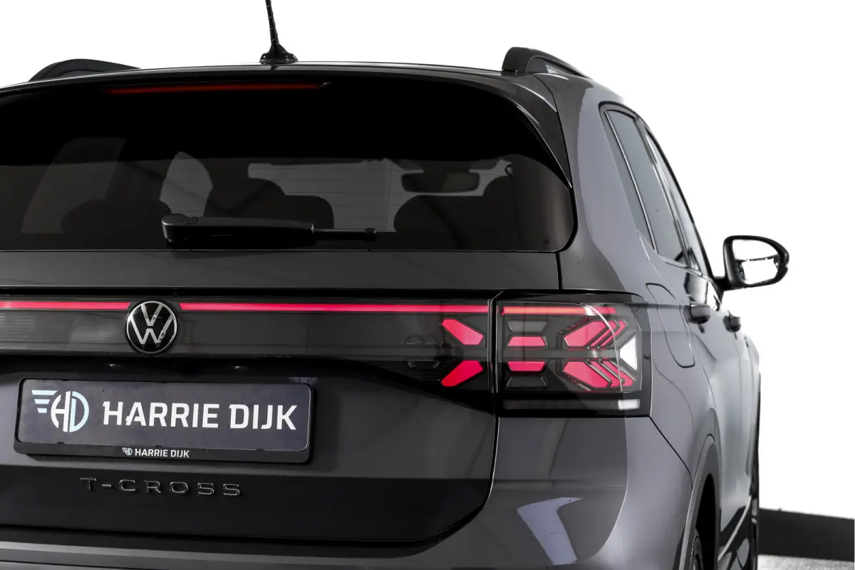 1.0 TSI 115 PK R-Line - Automaat | Dig. Cockpit | Adapt. Cruise | Camera | PDC | App. Connect | ECC | DAB | LM 18" | 3952