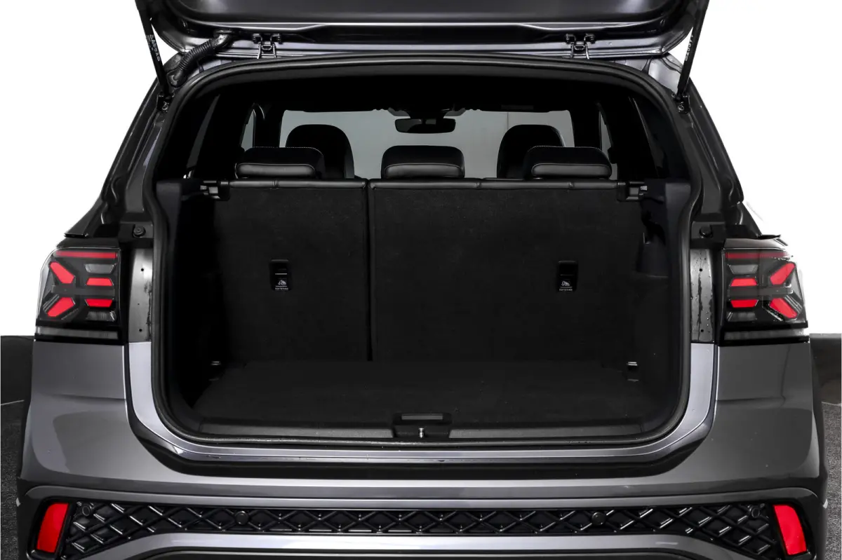 1.0 TSI 115 PK R-Line - Automaat | Dig. Cockpit | Adapt. Cruise | Camera | PDC | App. Connect | ECC | DAB | LM 18" | 3952