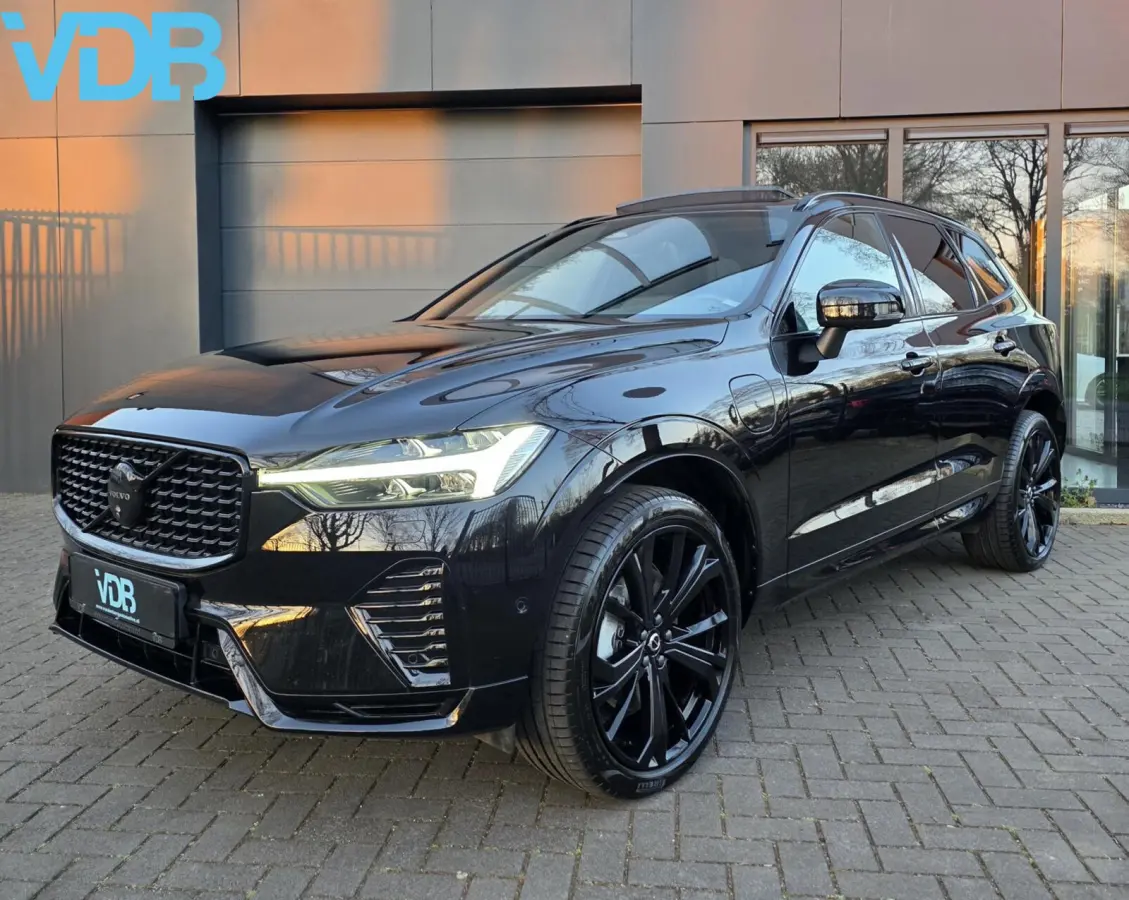 2.0 T8 Plug-in hybrid AWD Plus BLACK EDITION VOL