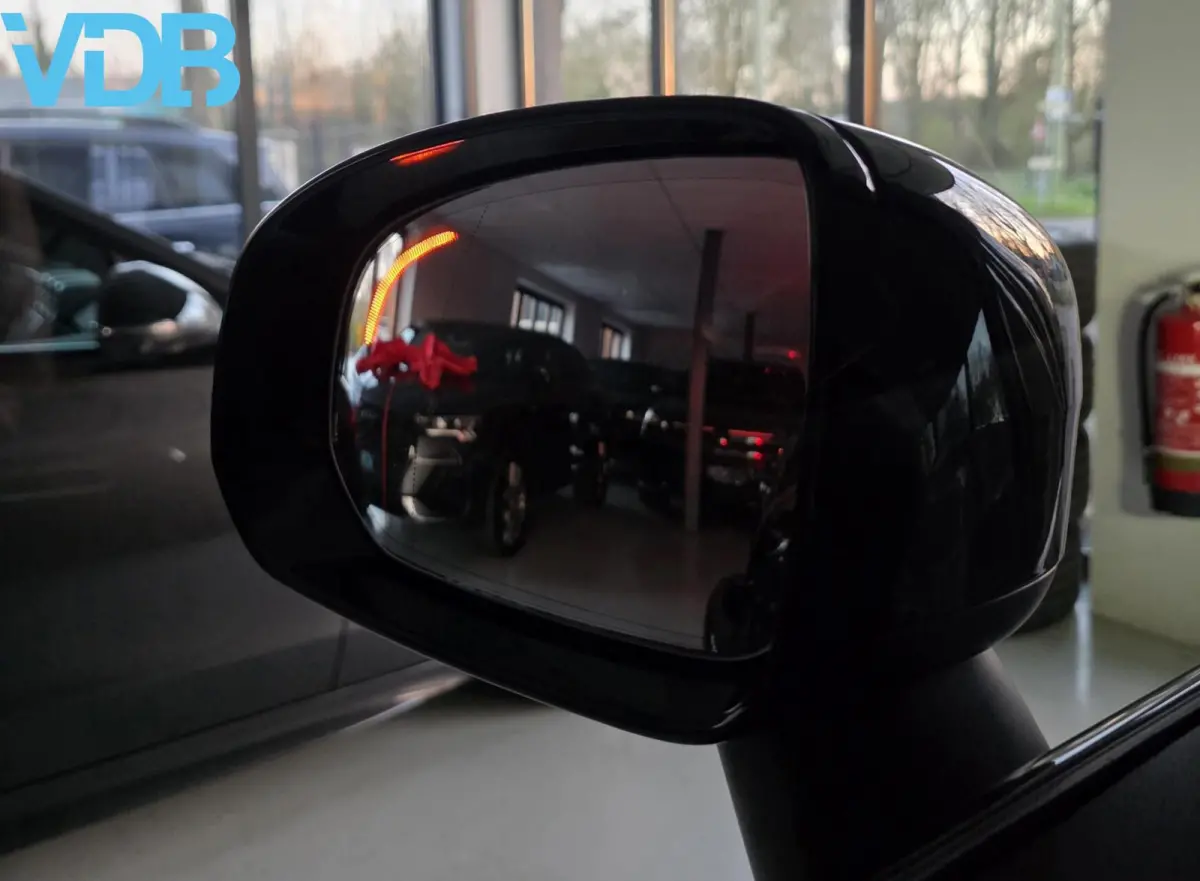 2.0 T8 Plug-in hybrid AWD Plus BLACK EDITION VOL