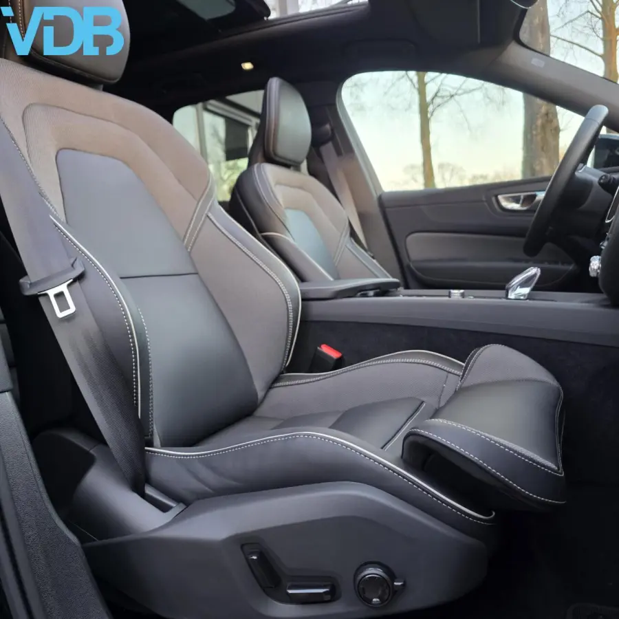 2.0 T8 Plug-in hybrid AWD Plus BLACK EDITION VOL