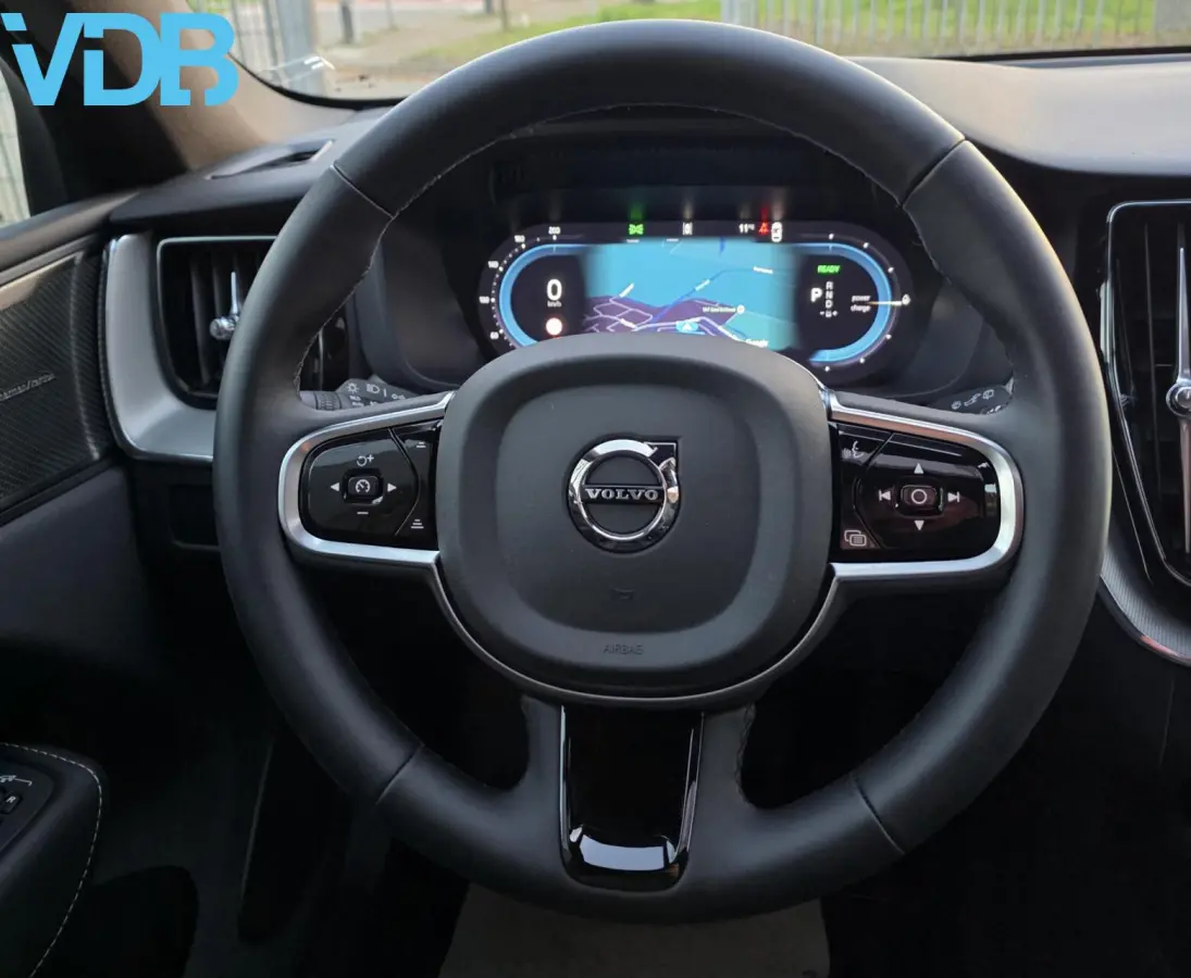 2.0 T8 Plug-in hybrid AWD Plus BLACK EDITION VOL
