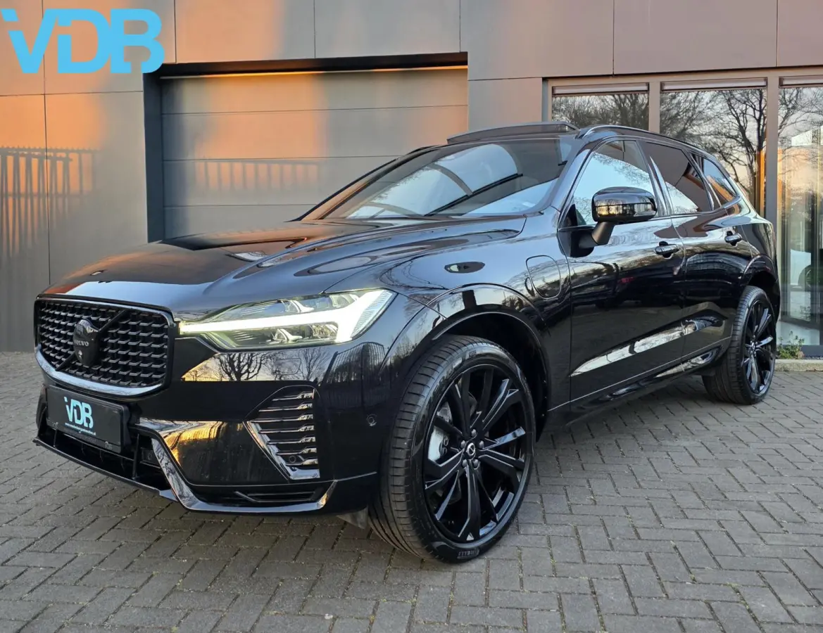 2.0 T8 Plug-in hybrid AWD Plus BLACK EDITION VOL