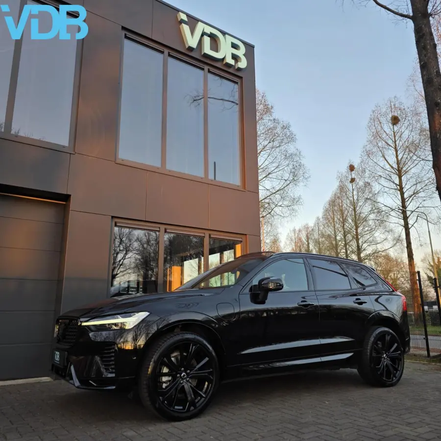 2.0 T8 Plug-in hybrid AWD Plus BLACK EDITION VOL