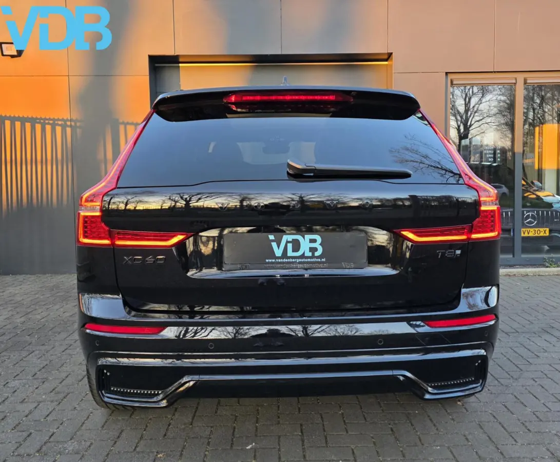 2.0 T8 Plug-in hybrid AWD Plus BLACK EDITION VOL