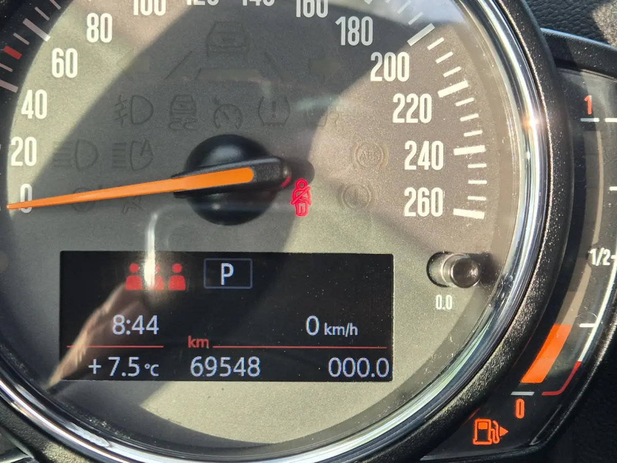 Mini 2.0 Cooper S JCW Hammersmith | Panoramadak | Leder | PDC | ECC | LM Velgen | Stoelverwarming | Navigatie |