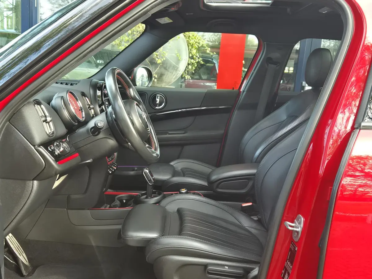 Mini 2.0 Cooper S JCW Hammersmith | Panoramadak | Leder | PDC | ECC | LM Velgen | Stoelverwarming | Navigatie |