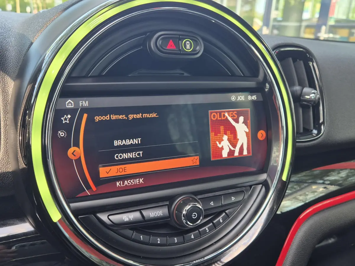 Mini 2.0 Cooper S JCW Hammersmith | Panoramadak | Leder | PDC | ECC | LM Velgen | Stoelverwarming | Navigatie |