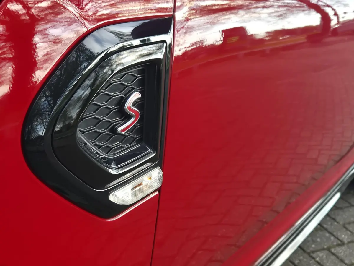 Mini 2.0 Cooper S JCW Hammersmith | Panoramadak | Leder | PDC | ECC | LM Velgen | Stoelverwarming | Navigatie |