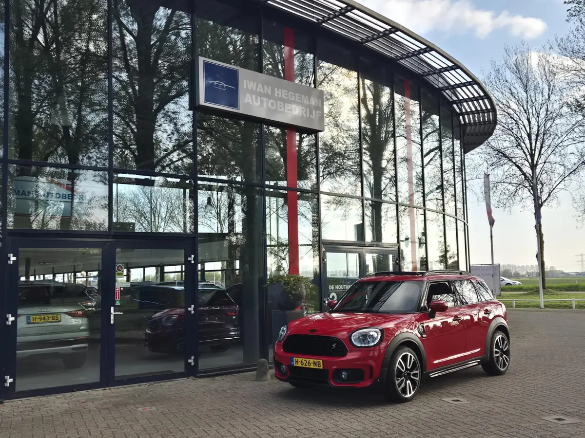 Mini 2.0 Cooper S JCW Hammersmith | Panoramadak | Leder | PDC | ECC | LM Velgen | Stoelverwarming | Navigatie |