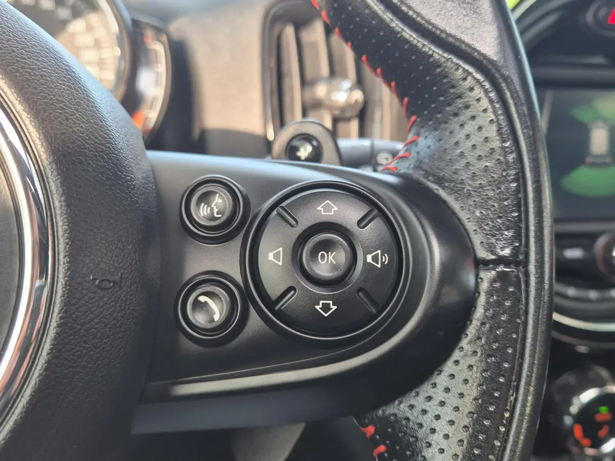 Mini 2.0 Cooper S JCW Hammersmith | Panoramadak | Leder | PDC | ECC | LM Velgen | Stoelverwarming | Navigatie |