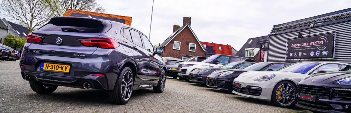 XDrive20i High Executive | Stoelverwarming | Panorama | Head Up Display | M Sport onderstel | M Sport pakket
