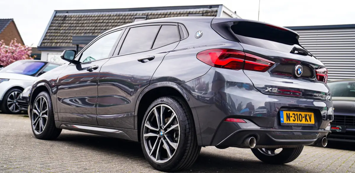 XDrive20i High Executive | Stoelverwarming | Panorama | Head Up Display | M Sport onderstel | M Sport pakket