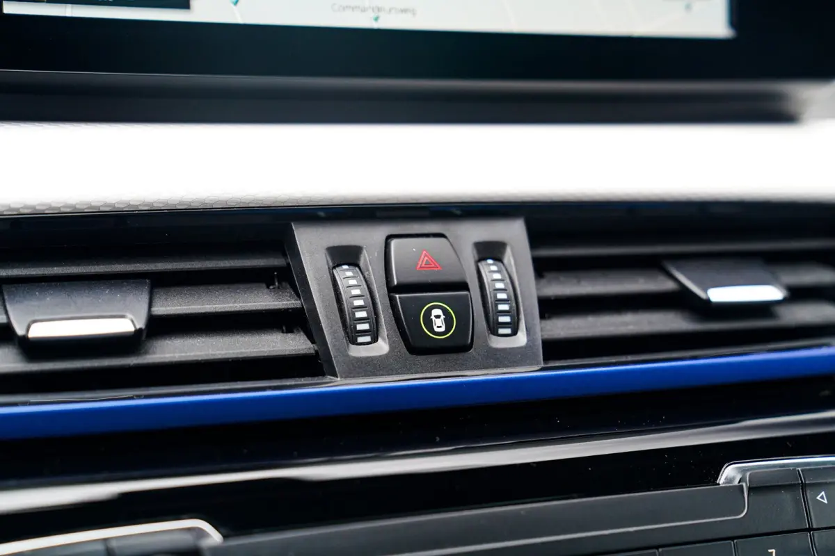 XDrive20i High Executive | Stoelverwarming | Panorama | Head Up Display | M Sport onderstel | M Sport pakket