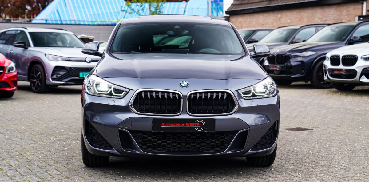 XDrive20i High Executive | Stoelverwarming | Panorama | Head Up Display | M Sport onderstel | M Sport pakket
