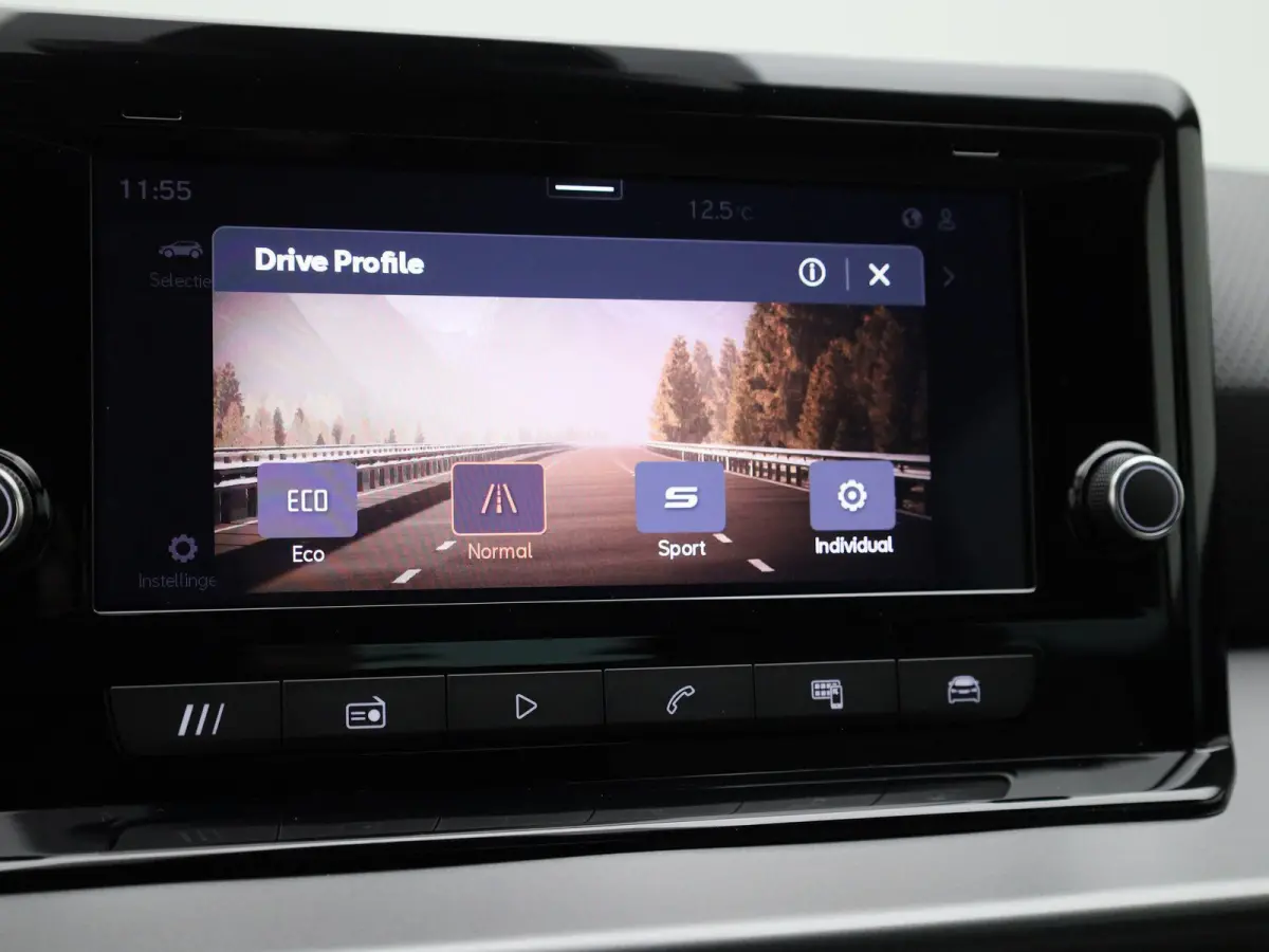 1.0 EcoTSI FR Business Connect 115 PK AUTOMAAT | Parkeersensoren | Achteruitrijcamera | Full Link | Digitaal Dashboard | Climate Control | Cruise Control | Stoelverwarming | Direct leverbaar