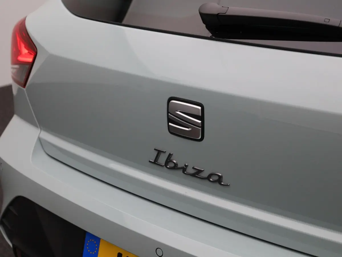 1.0 EcoTSI FR Business Connect 115 PK AUTOMAAT | Parkeersensoren | Achteruitrijcamera | Full Link | Digitaal Dashboard | Climate Control | Cruise Control | Stoelverwarming | Direct leverbaar