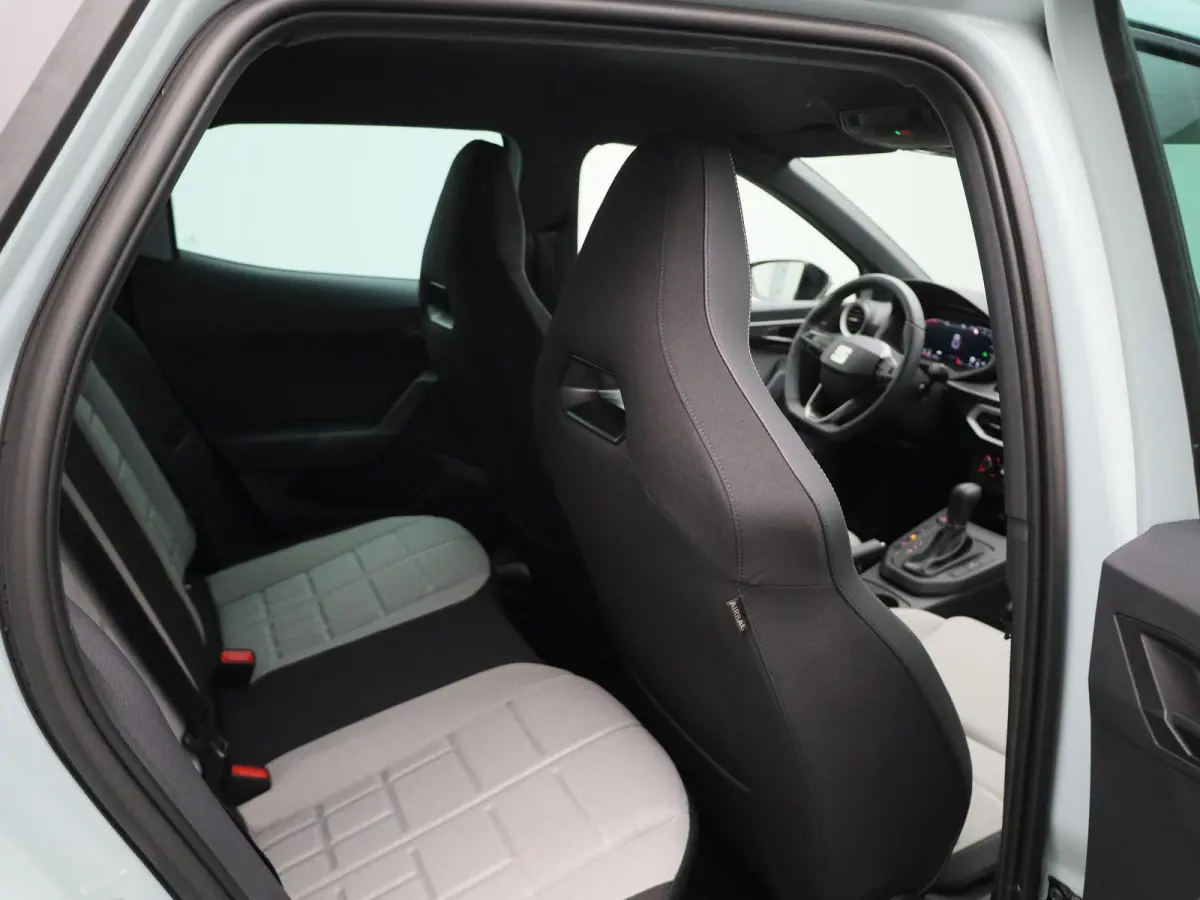 1.0 EcoTSI FR Business Connect 115 PK AUTOMAAT | Parkeersensoren | Achteruitrijcamera | Full Link | Digitaal Dashboard | Climate Control | Cruise Control | Stoelverwarming | Direct leverbaar
