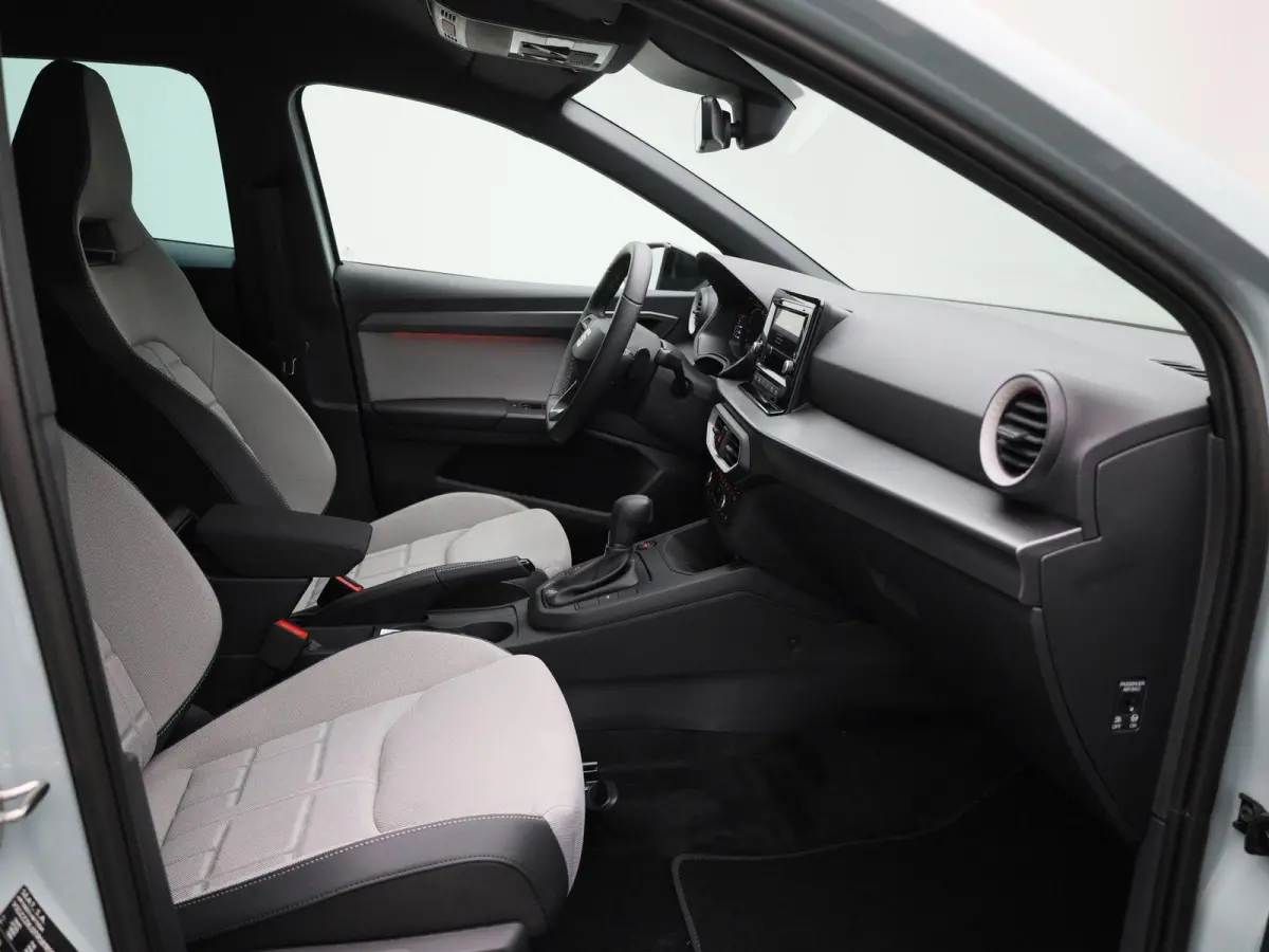 1.0 EcoTSI FR Business Connect 115 PK AUTOMAAT | Parkeersensoren | Achteruitrijcamera | Full Link | Digitaal Dashboard | Climate Control | Cruise Control | Stoelverwarming | Direct leverbaar