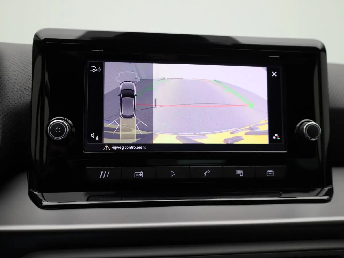 1.0 EcoTSI FR Business Connect 115 PK AUTOMAAT | Parkeersensoren | Achteruitrijcamera | Full Link | Digitaal Dashboard | Climate Control | Cruise Control | Stoelverwarming | Direct leverbaar