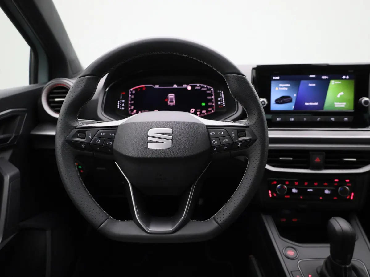 1.0 EcoTSI FR Business Connect 115 PK AUTOMAAT | Parkeersensoren | Achteruitrijcamera | Full Link | Digitaal Dashboard | Climate Control | Cruise Control | Stoelverwarming | Direct leverbaar