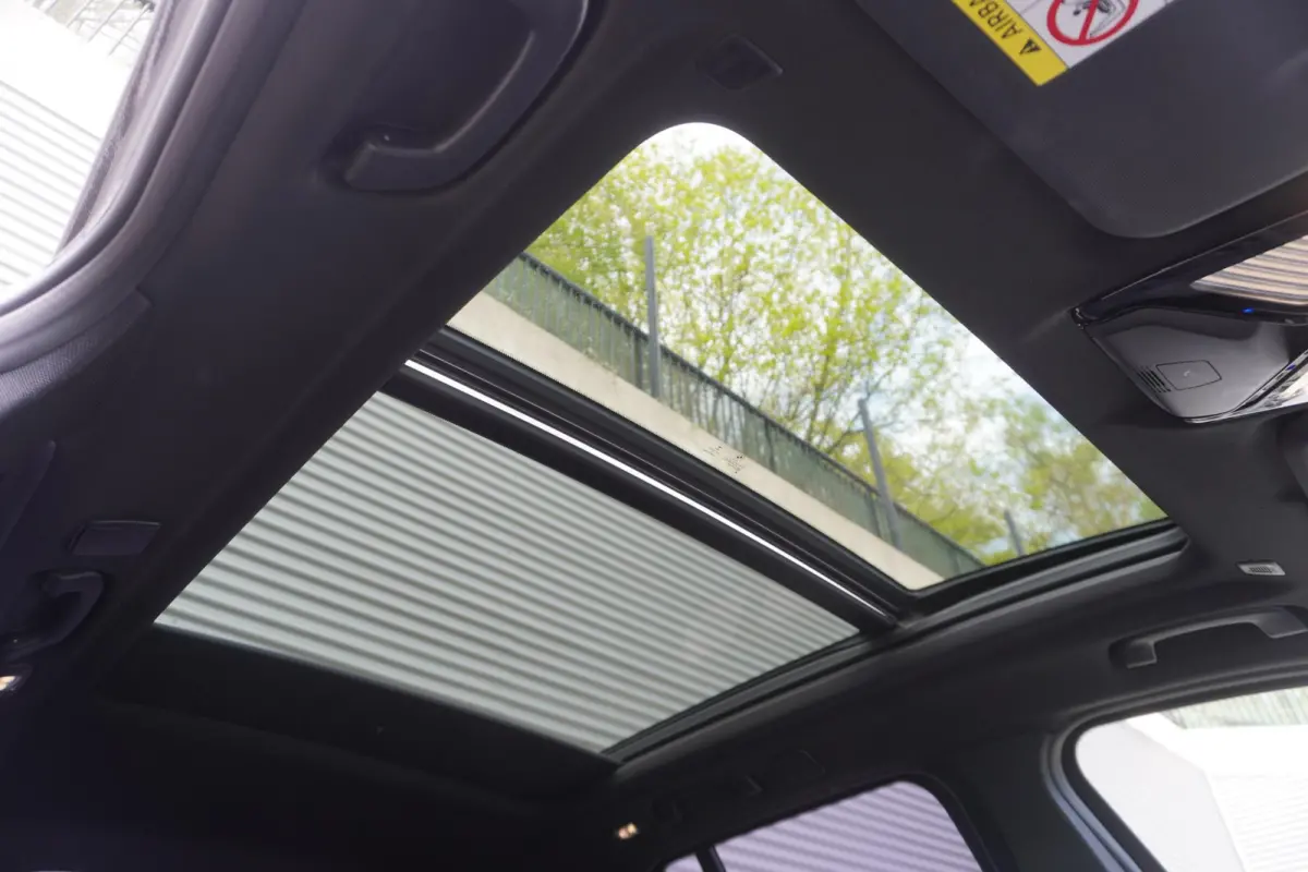 xDrive20i Model M Sport| High Executive | Glazen panoramadak | 20 inch LM Dubbelspaak (Styling 699M) | HiFi System | Achteruitrijcamera
