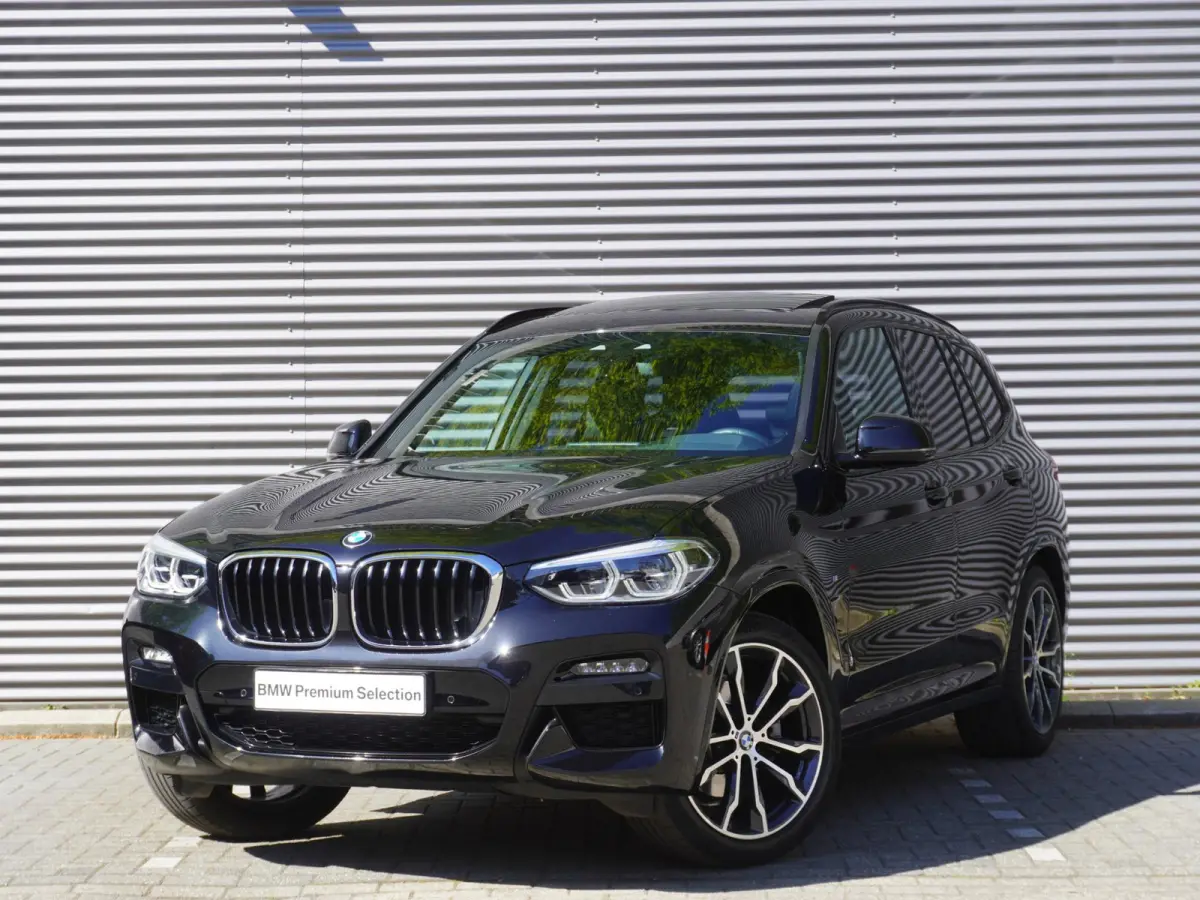 xDrive20i Model M Sport| High Executive | Glazen panoramadak | 20 inch LM Dubbelspaak (Styling 699M) | HiFi System | Achteruitrijcamera