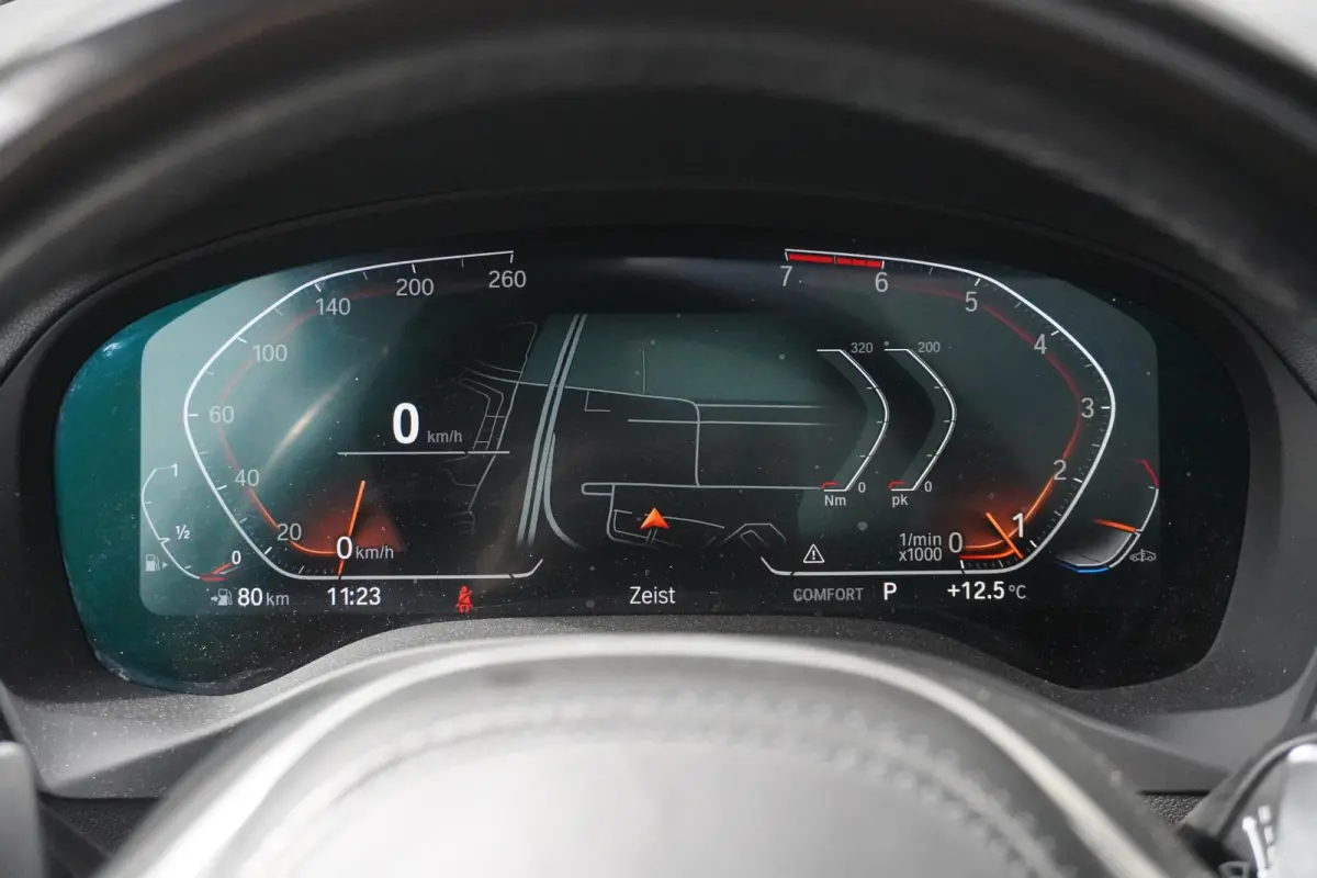 xDrive20i Model M Sport| High Executive | Glazen panoramadak | 20 inch LM Dubbelspaak (Styling 699M) | HiFi System | Achteruitrijcamera