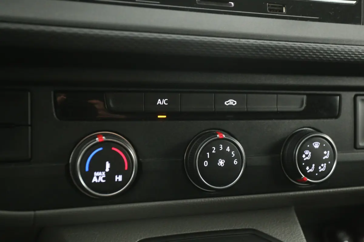 2.0 TDI 150PK DSG L2H1 | Koelwagen 0° | Automaat | Airco | 3 Zits | Koelauto | Parkeersens.