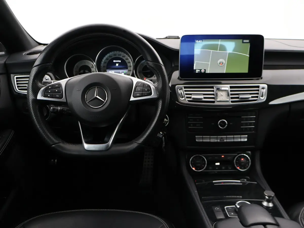 220d AUT9 AMG SPORT + SCHUIFDAK | 19 INCH | MEMORY | LEDER | CAMERA | STOELVERW. V+A
