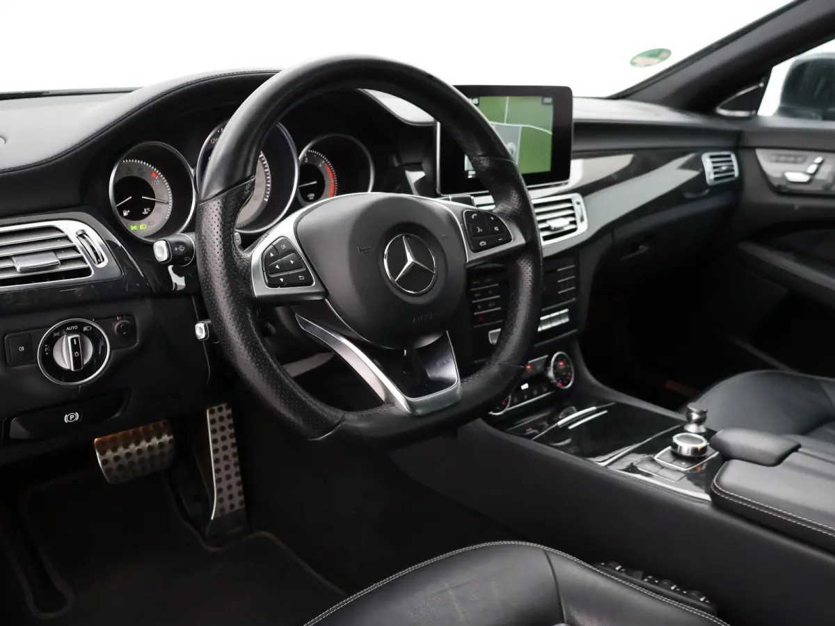 220d AUT9 AMG SPORT + SCHUIFDAK | 19 INCH | MEMORY | LEDER | CAMERA | STOELVERW. V+A