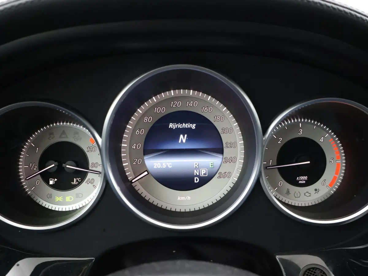 220d AUT9 AMG SPORT + SCHUIFDAK | 19 INCH | MEMORY | LEDER | CAMERA | STOELVERW. V+A