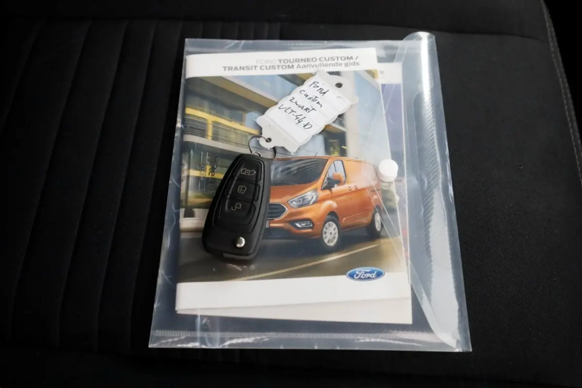 2.0 TDCI 130pk L1H1 Automaat D.C. Limited Airco/Navi/2x Schuifdeur 10-2021