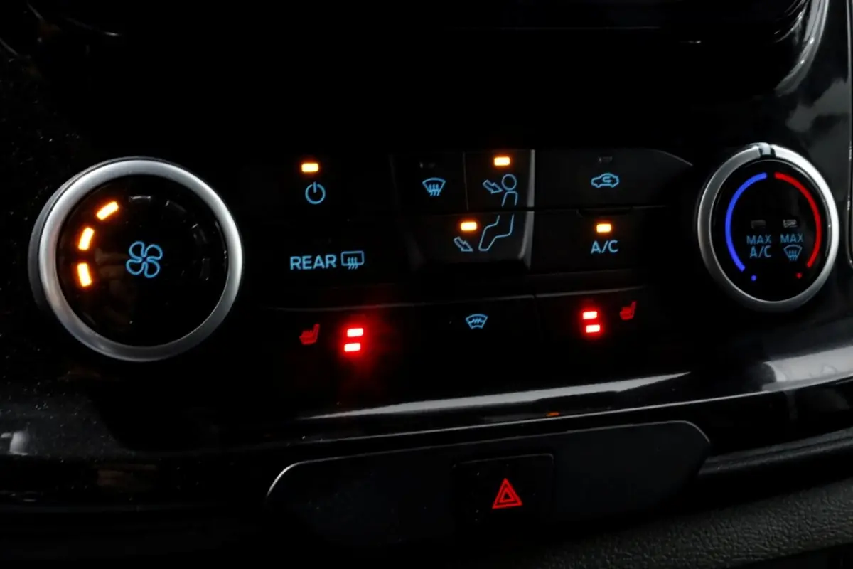 2.0 TDCI 130pk L1H1 Automaat D.C. Limited Airco/Navi/2x Schuifdeur 10-2021
