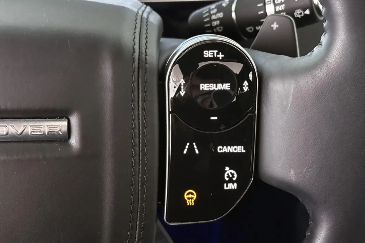 P400e Westminster Black Panoramadak Meridian Pixel-LED Head-Up