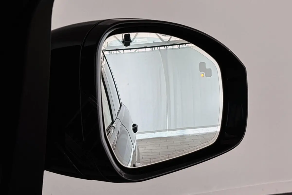 P400e Westminster Black Panoramadak Meridian Pixel-LED Head-Up