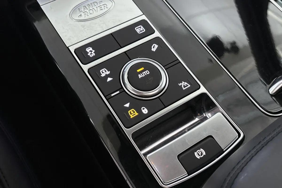 P400e Westminster Black Panoramadak Meridian Pixel-LED Head-Up