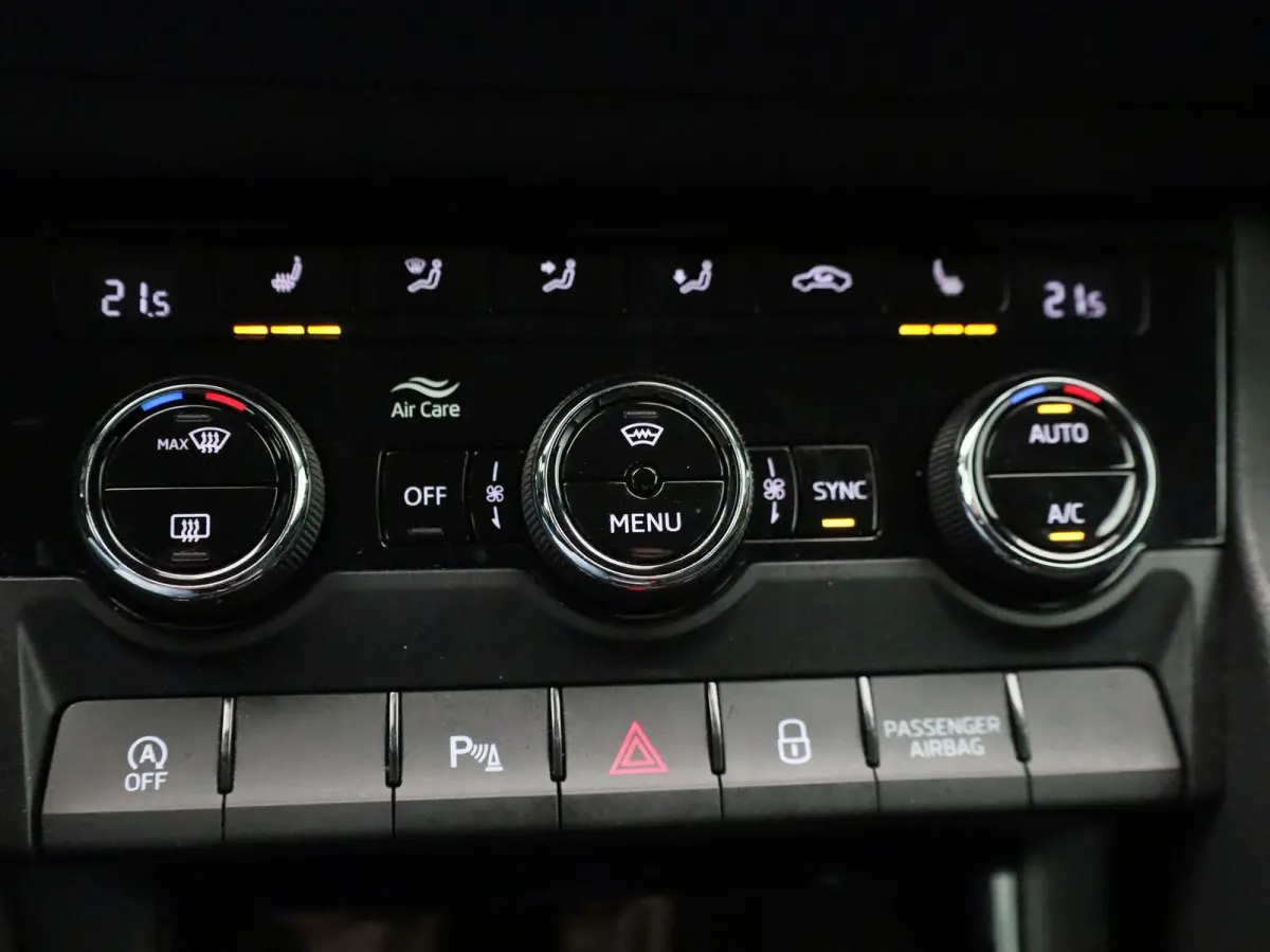 1.5 TSI ACT Business Edition | Automaat | Apple Carplay / Android Auto | Navigatie | camera | Virtual Cockpit | Verwarmde Stoelen | Cruise Control | Stuur verwarming