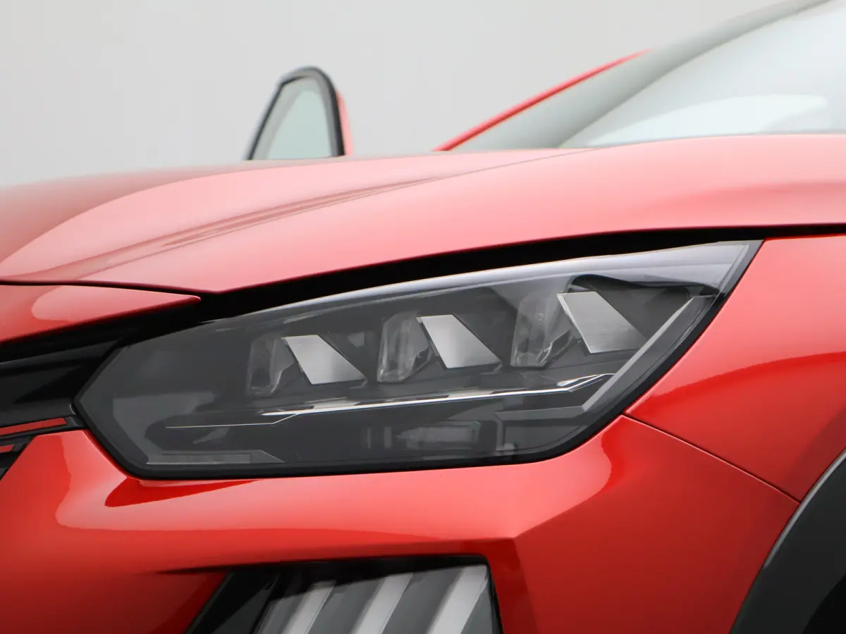 1.2 PureTech 100 GT Navi | achteruitrijcamera | Apple Carplay | licht metalen velgen 17''|