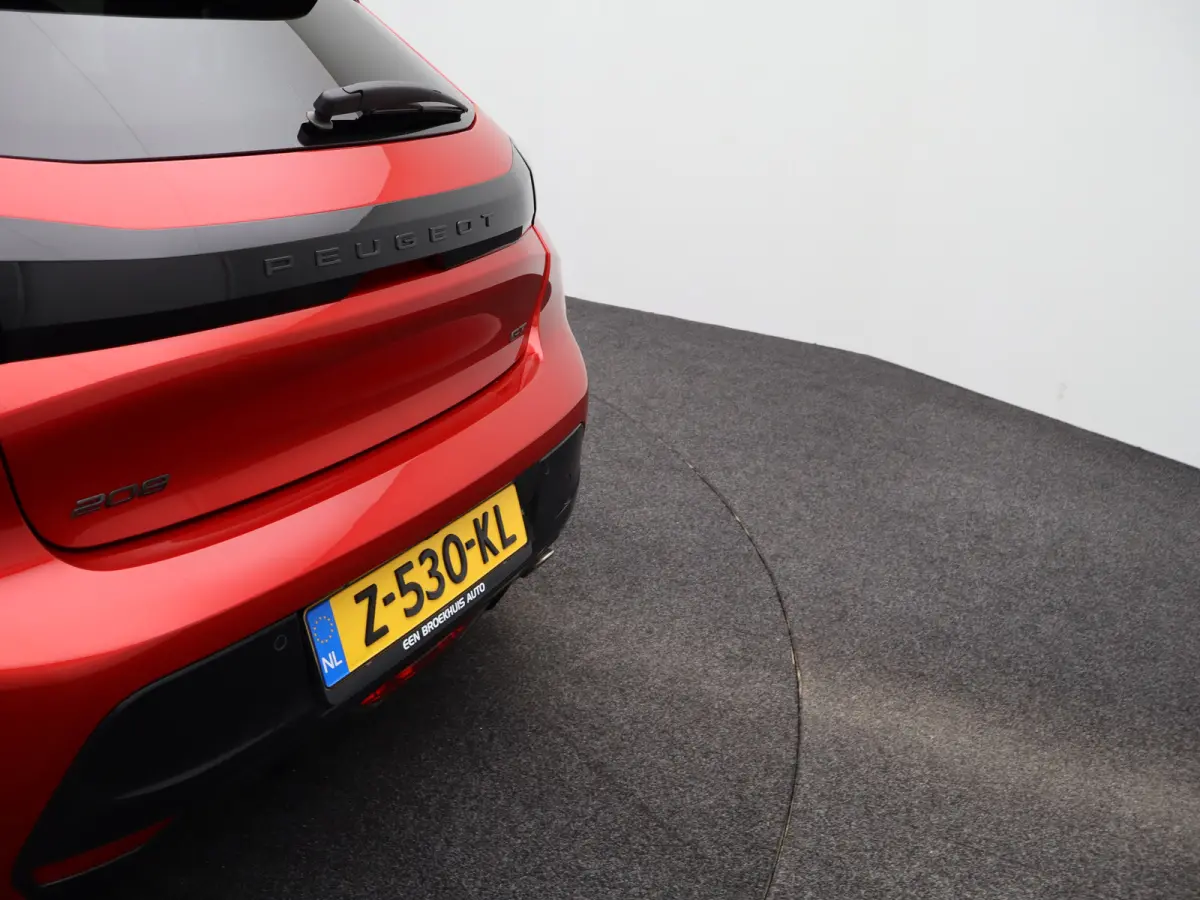 1.2 PureTech 100 GT Navi | achteruitrijcamera | Apple Carplay | licht metalen velgen 17''|