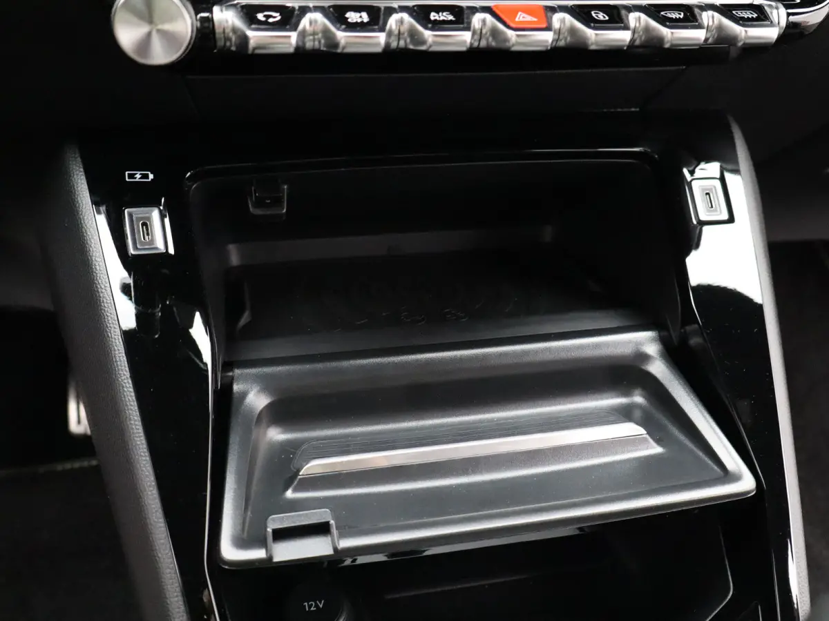 1.2 PureTech 100 GT Navi | achteruitrijcamera | Apple Carplay | licht metalen velgen 17''|